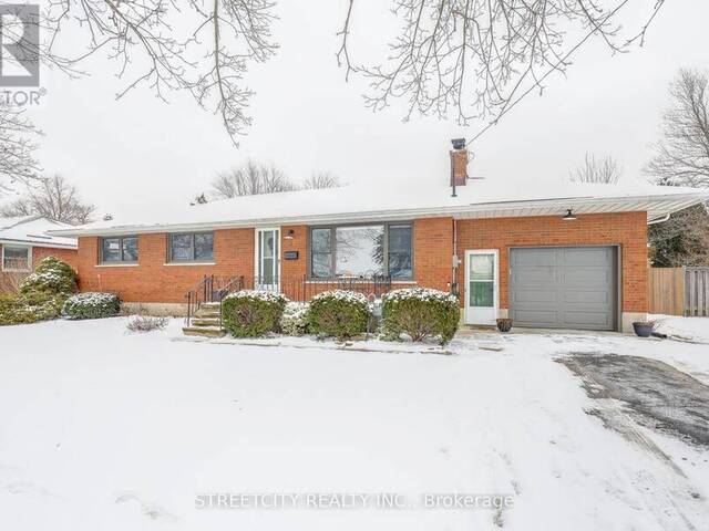 37 LYNDALE AVENUE St. Thomas Ontario, N5R 1C3 - 3 Bedrooms Home For Sale