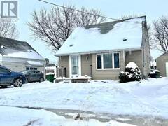 11 PARKSIDE DRIVE St. Thomas Ontario, N5R 3T8