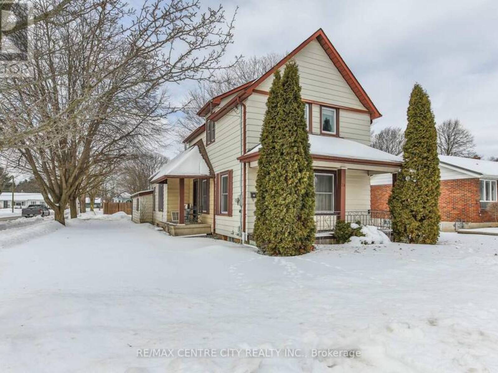 24 FOURTH AVENUE, Aylmer, Ontario N5H 2K6