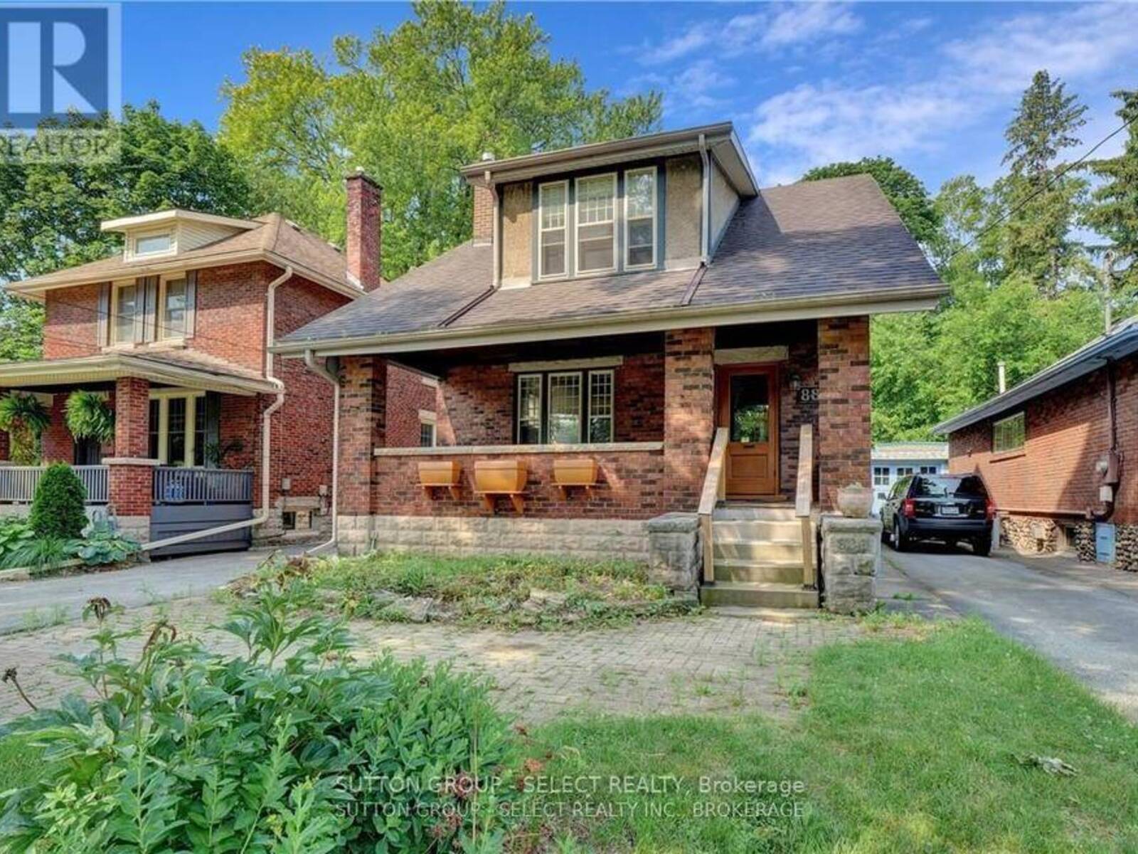 883 WATERLOO STREET, London, Ontario N6A 3W8