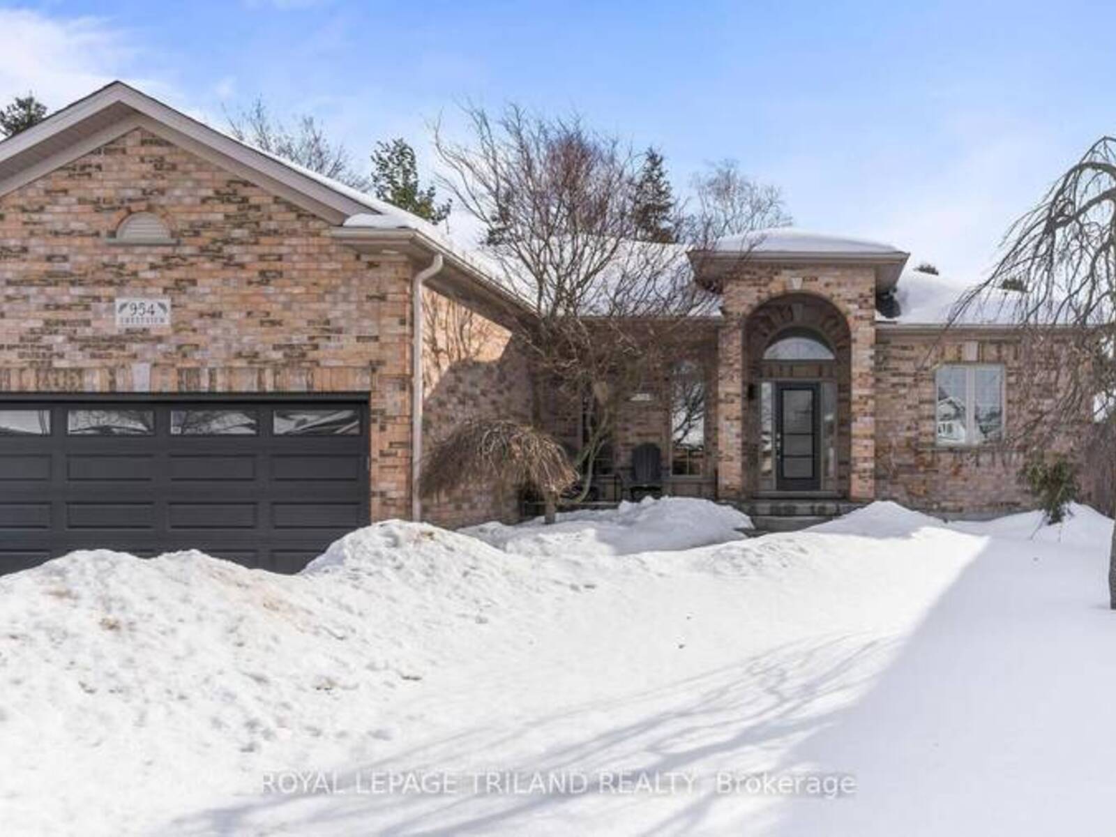 954 CRESTVIEW CRESCENT, London, Ontario N6K 4W2