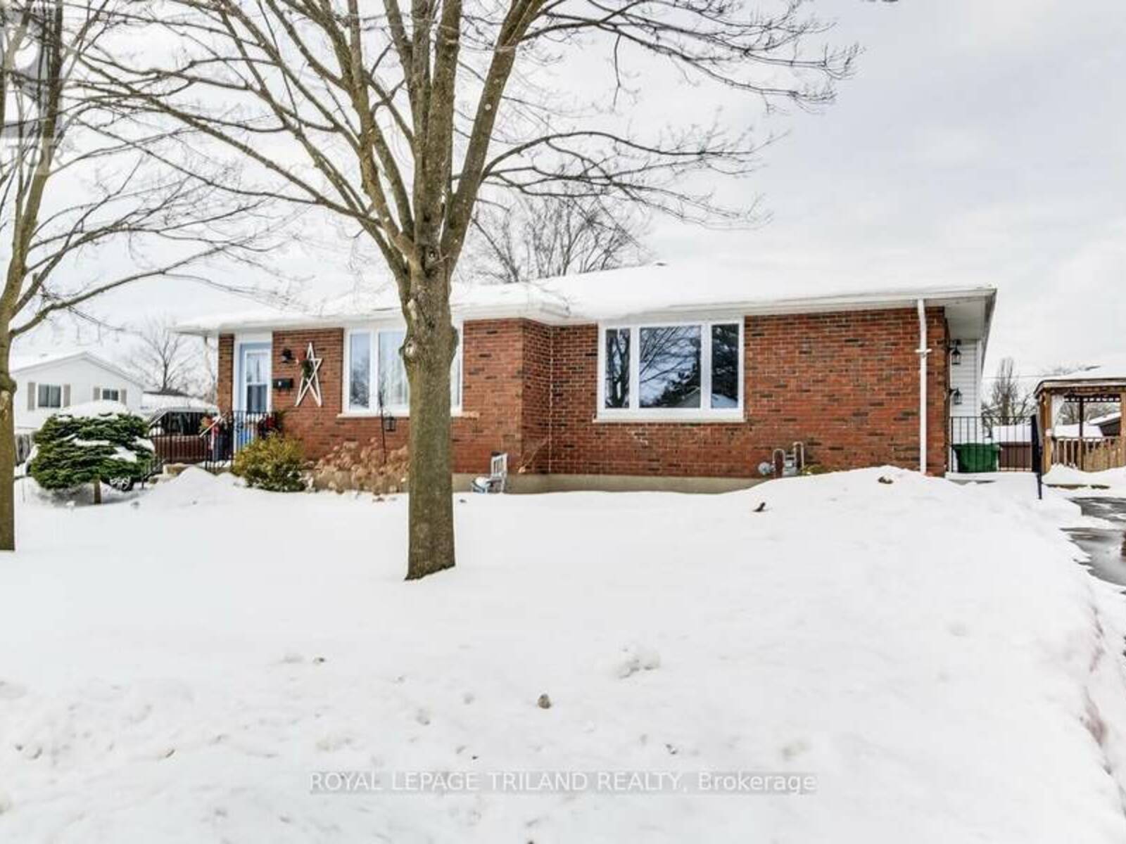 5 VANIER PLACE, St. Thomas, Ontario N5R 5L2