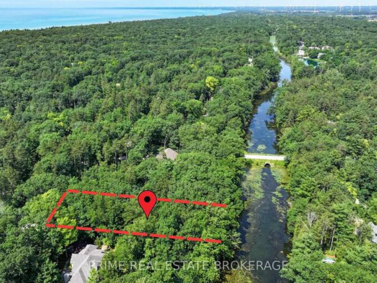 9919 PINERY LANE, Grand Bend, Ontario N0M 1T0