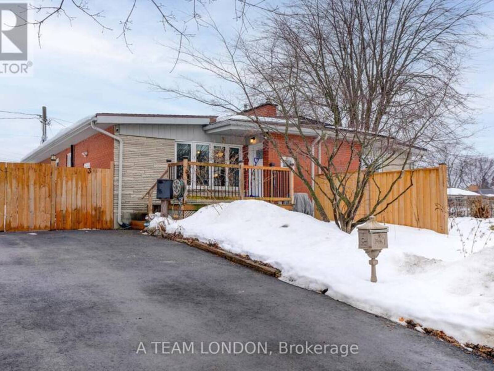 3 ALMOND ROAD, London, Ontario N5Z 4C1