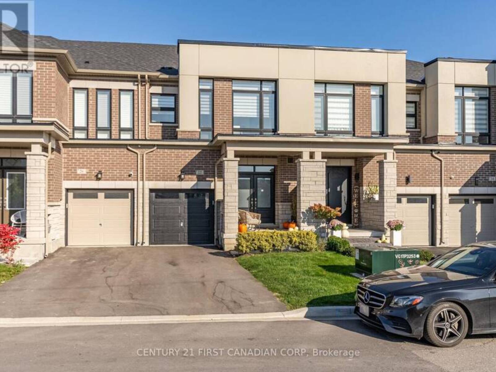 22 GHENT DRIVE, Vaughan, Ontario L4H 4T8