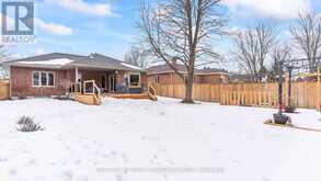 16 MOFFATT LANE | Strathroy-Caradoc Ontario | Slide Image Thirty-two