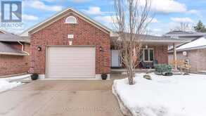 16 MOFFATT LANE | Strathroy-Caradoc Ontario | Slide Image Six