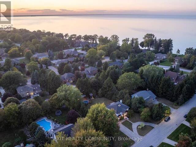 1961 HURON AVENUE Sarnia Ontario, N7T 7H4 - 5 Bedrooms Home For Sale