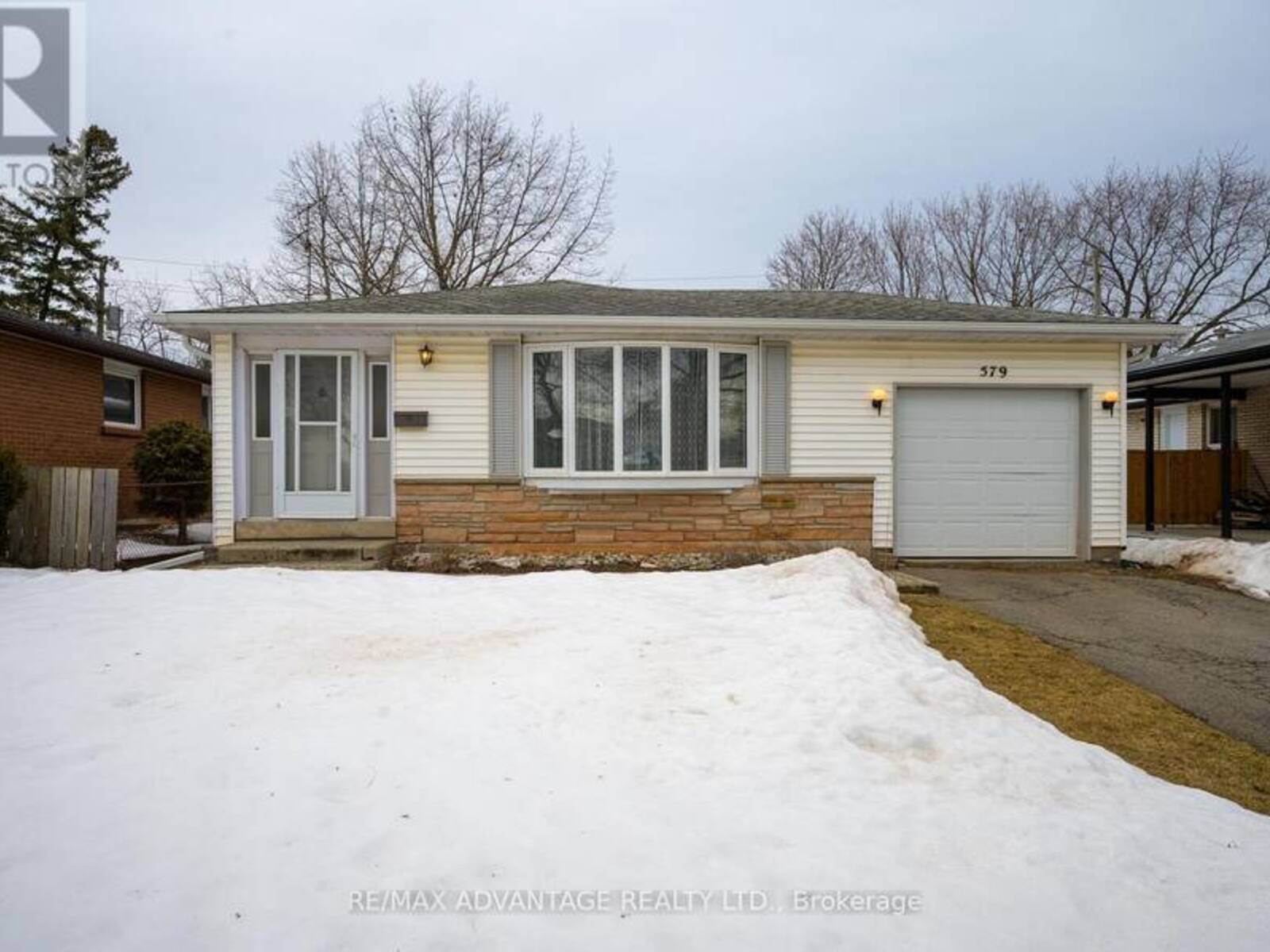 579 GALWAY DRIVE, Burlington, Ontario L7L 2S6