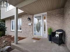 949 FARNHAM PLACE London Ontario, N6K 1S8