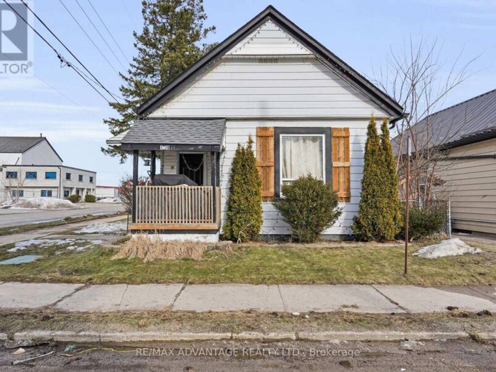 28 RATHGAR STREET, London, Ontario N5Z 1Y4