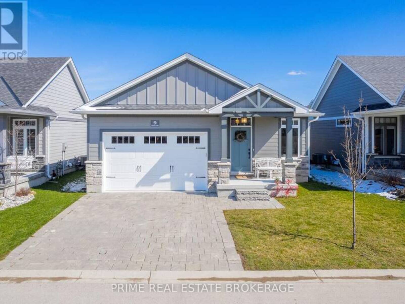 9 SUNRISE LANE, Grand Bend, Ontario N0M 1T0