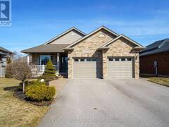 208 FOREST GROVE CRESCENT Thames Centre Ontario, N0L 1G3