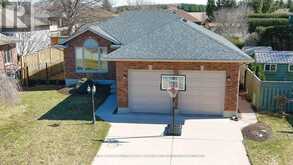 51 PARKVIEW CRESCENT | Strathroy-Caradoc Ontario | Slide Image One