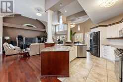 7 EDWIN DRIVE | London Ontario | Slide Image Ten
