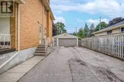 228 BURNSIDE DRIVE | London Ontario | Slide Image Four