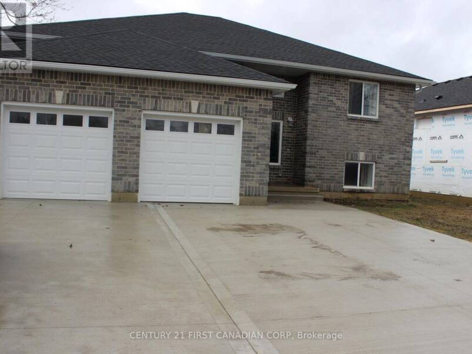 2609 OIL HERITAGE ROAD, Oil Springs, Ontario N0N 1P0