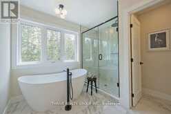 870 LUNAR DRIVE | London Ontario | Slide Image Five