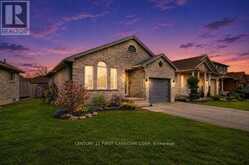 17 COTTONWOOD DRIVE | St. Thomas Ontario | Slide Image One