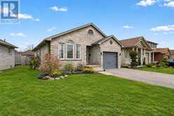 17 COTTONWOOD DRIVE | St. Thomas Ontario | Slide Image Four