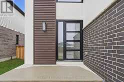 25 ALEXANDER CIRCLE | Strathroy-Caradoc Ontario | Slide Image Five