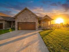 112 LENEVE STREET Lambton Shores Ontario, N0N 1J0