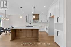 420 ERIE STREET | Warwick Ontario | Slide Image Nine