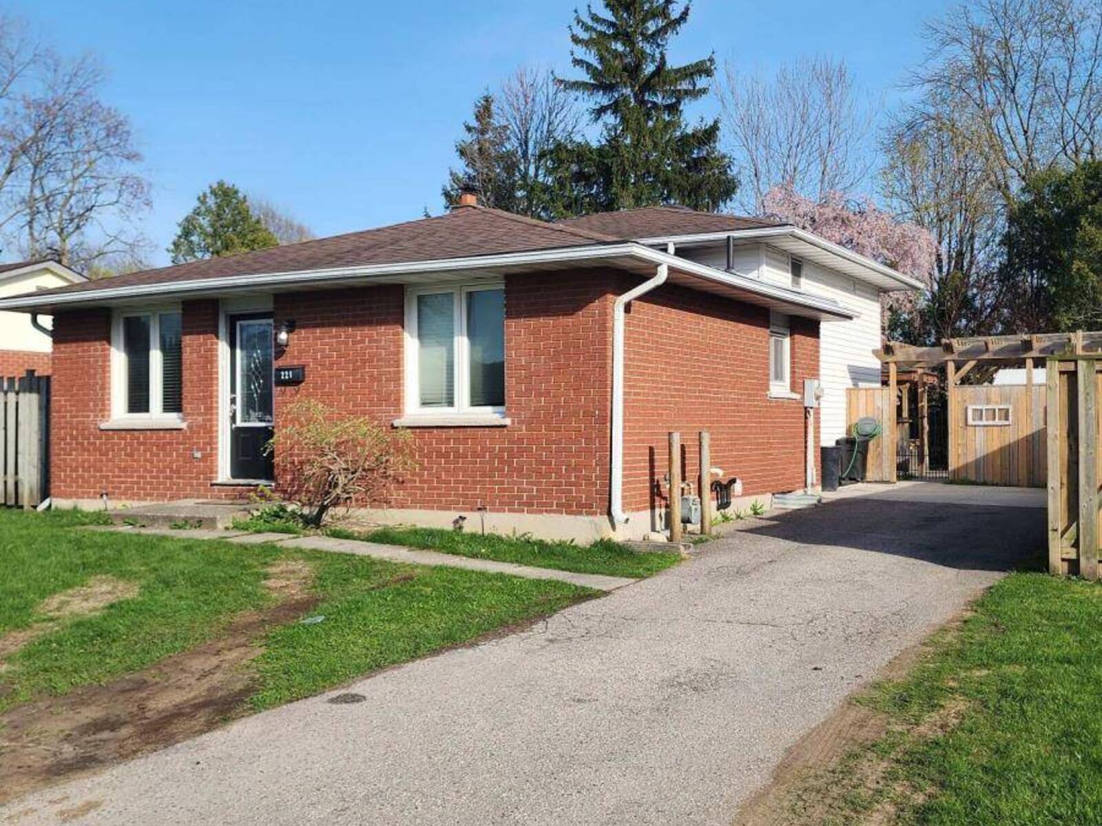 221 ADMIRAL DRIVE, London, Ontario N5V 1H9