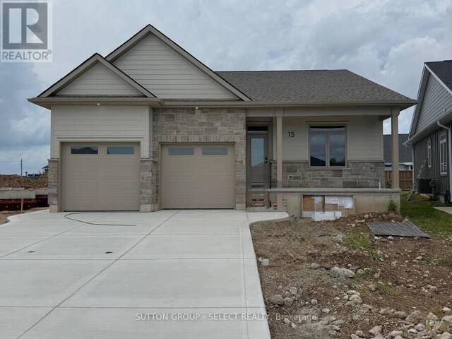 15 LOIS COURT Grand Bend Ontario, N0M 1T0 - 2 Bedrooms Home For Sale