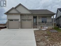 15 LOIS COURT Grand Bend Ontario, N0M 1T0