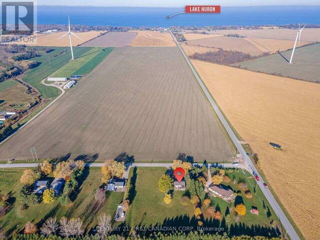 70986 B LINE Grand Bend Ontario, N0M 1T0 - 4 Bedrooms Home For Sale