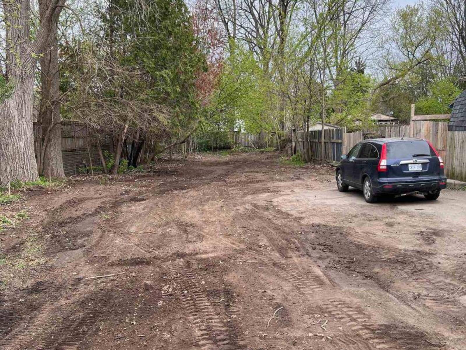 121 RIVERSIDE DRIVE, London, Ontario N6H 4R9