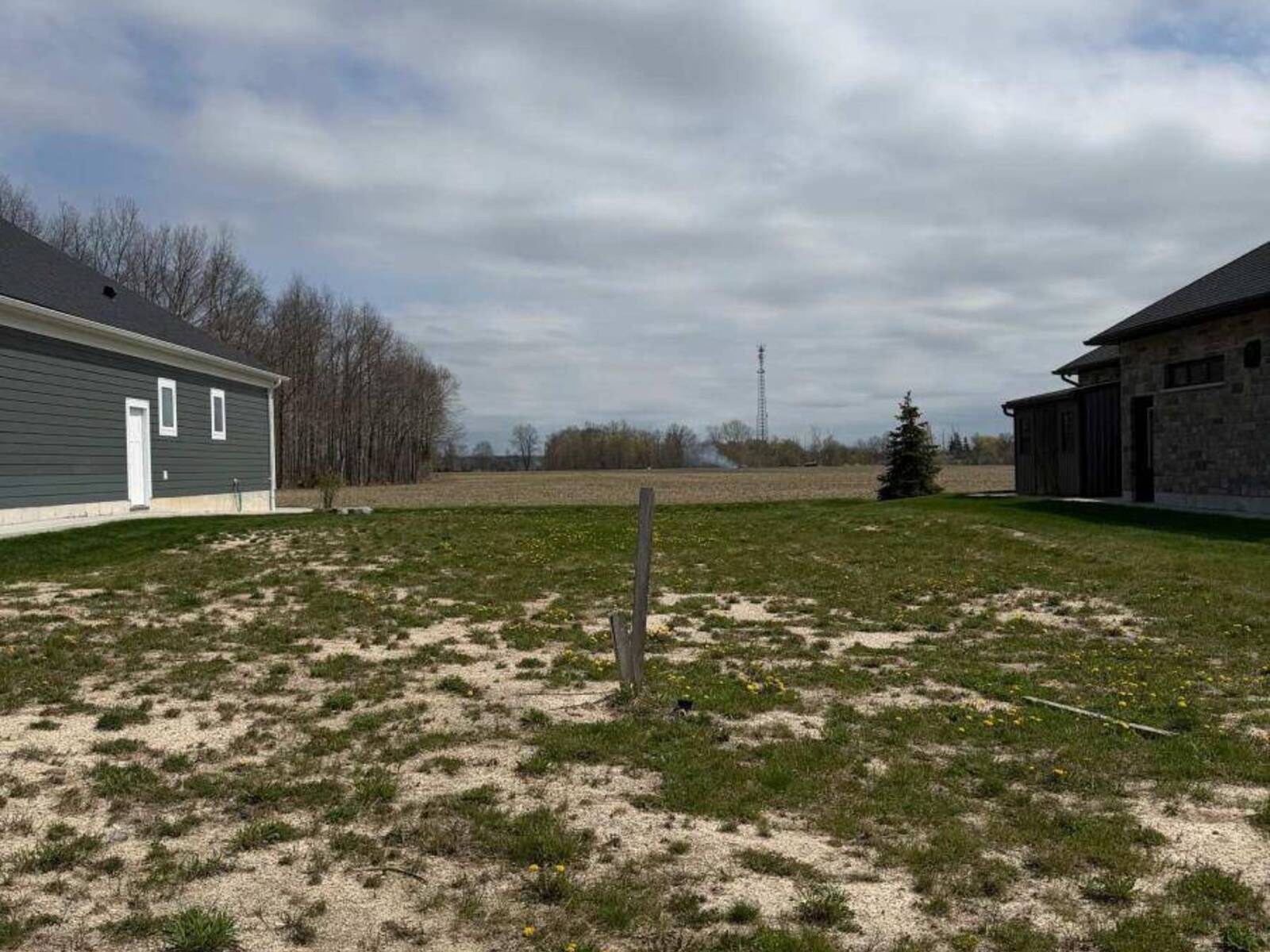 79 DEERFIELD ROAD, Grand Bend, Ontario N0M 1T0