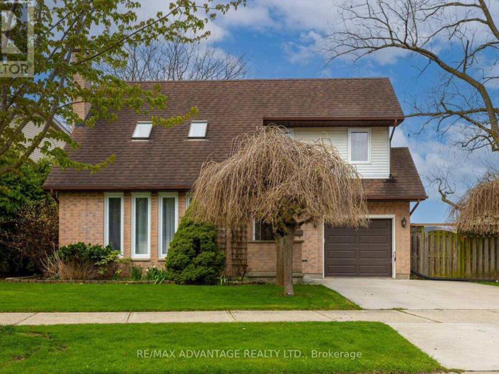 122 BARRYDALE CRESCENT, London, Ontario N6G 2X6