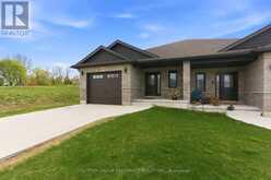 236 BEECH STREET | Clinton Ontario | Slide Image Three