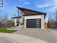 31 CREEK SIDE PLACE Grand Bend Ontario, N0M 1T0