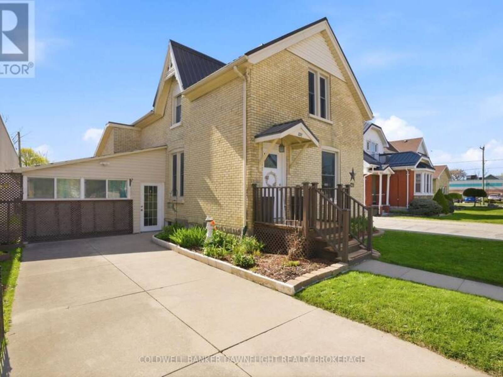 221 MAIN STREET S, Exeter, Ontario N0M 1S6