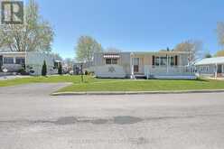 101 SHANNON BOULEVARD | Grand Bend Ontario | Slide Image Seven