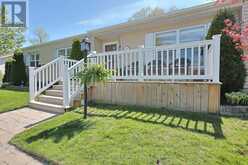 350 SHANNON BOULEVARD | Grand Bend Ontario | Slide Image Ten