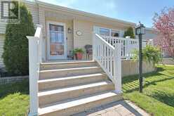 350 SHANNON BOULEVARD | Grand Bend Ontario | Slide Image Eleven