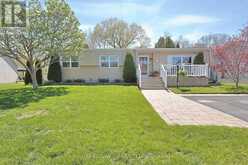 350 SHANNON BOULEVARD | Grand Bend Ontario | Slide Image Eight