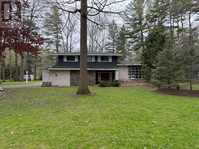 10103 JANE STREET Grand Bend Ontario, N0M 1T0 - 4 Bedrooms Home For Sale