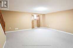 18 - 780 FANSHAWE PARK ROAD E | London Ontario | Slide Image Thirty-one