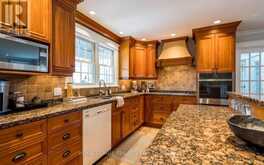 2416 SUNNINGDALE ROAD W | London Ontario | Slide Image Ten