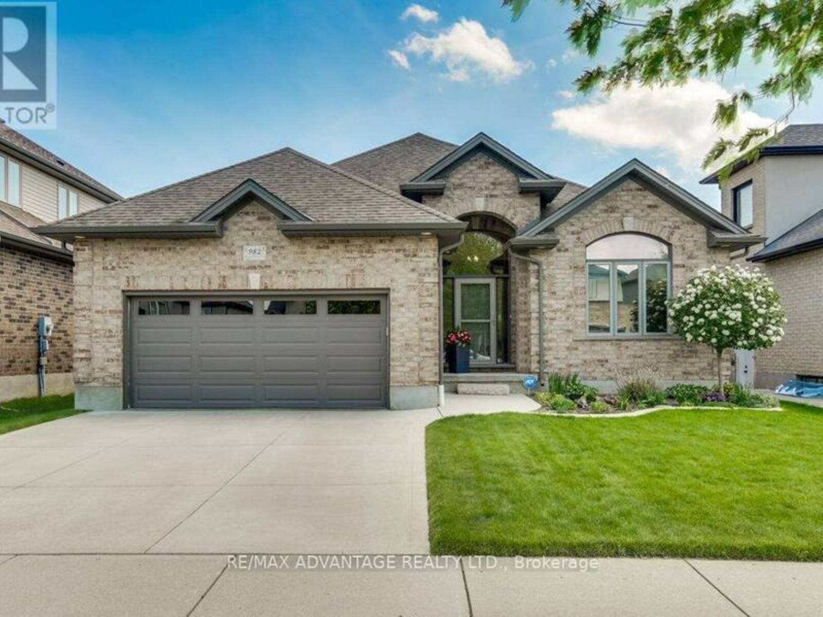 982 MEDWAY PARK DRIVE, London, Ontario N6G 0K7