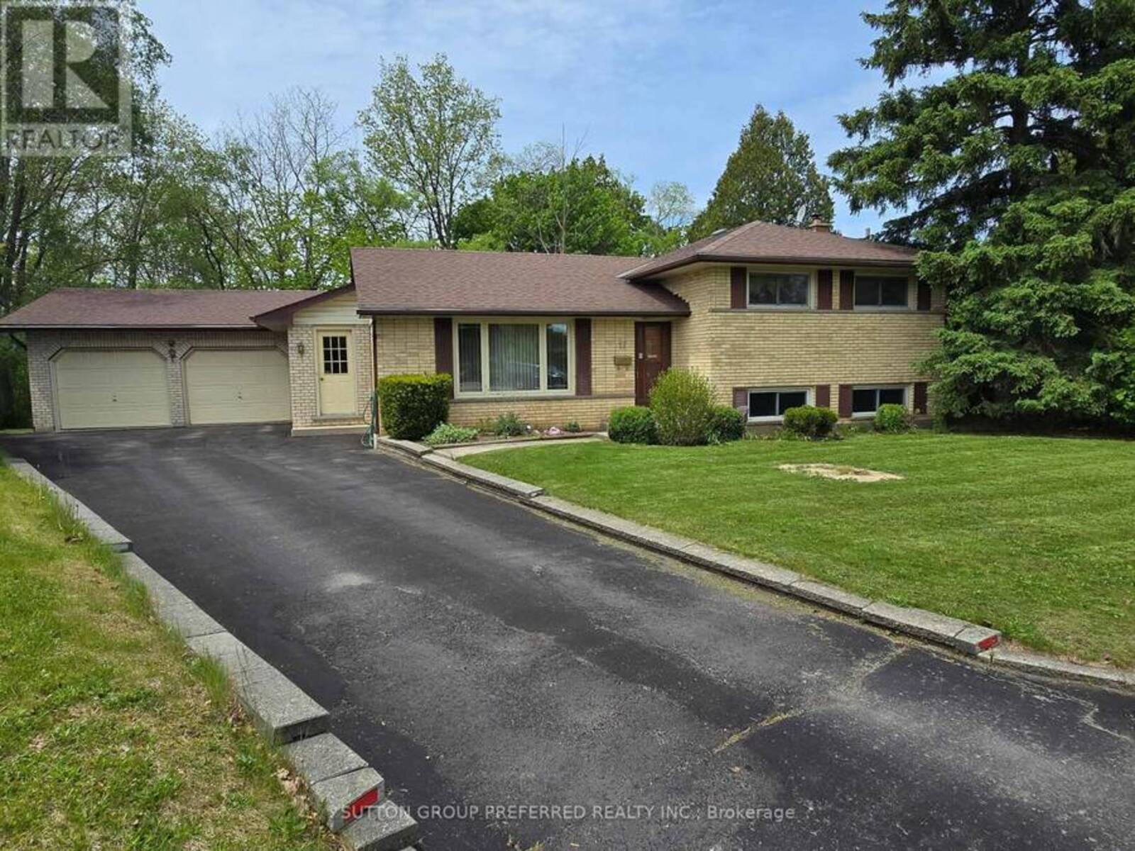 17 AGINCOURT PLACE, London, Ontario N5Z 4E8