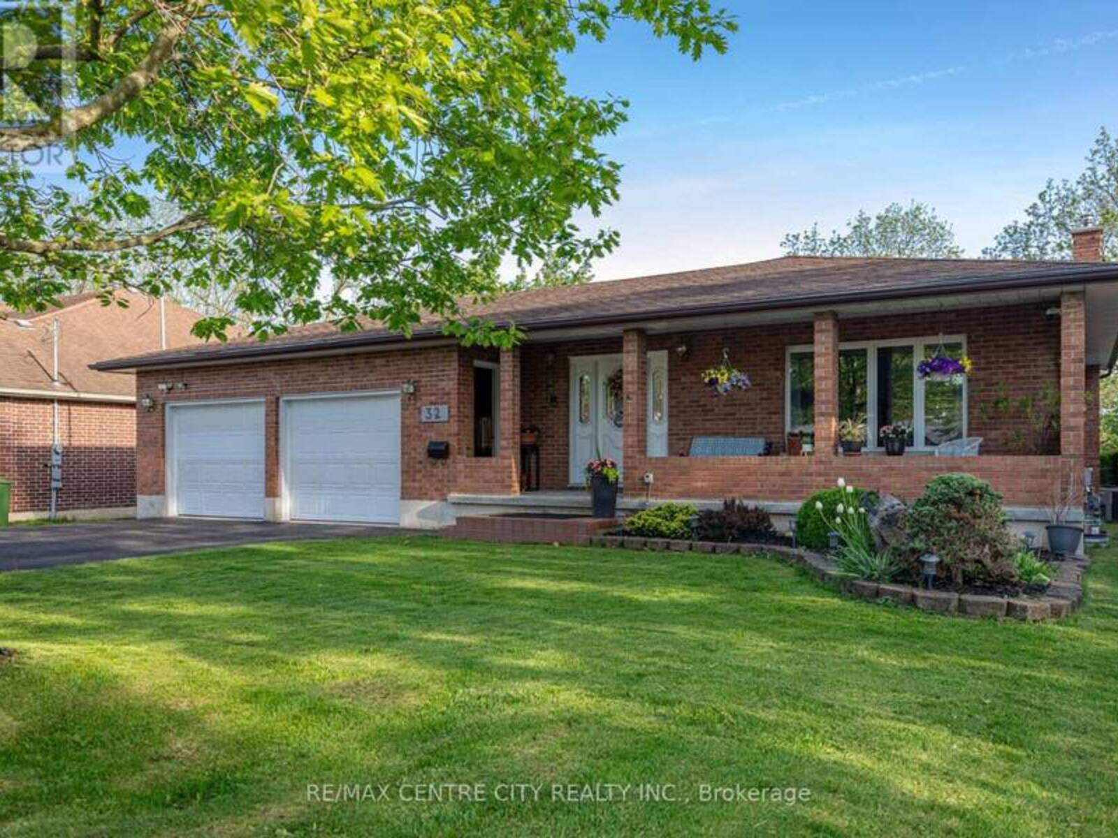 32 BROCK STREET, St. Thomas, Ontario N5P 2B2