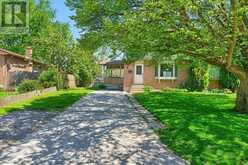 9 PARCREEK PLACE | Strathroy-Caradoc Ontario | Slide Image Four