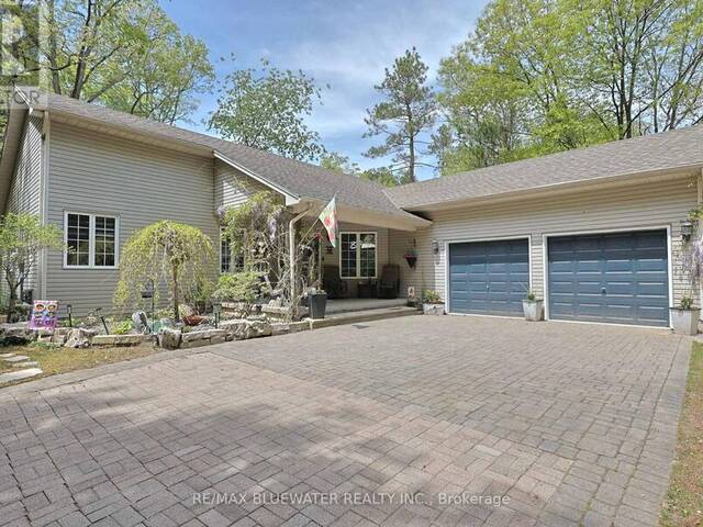 10419 PINETREE DRIVE Grand Bend Ontario, N0M 1T0 - 4 Bedrooms Home For Sale