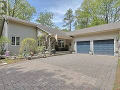 10419 PINETREE DRIVE Grand Bend Ontario, N0M 1T0